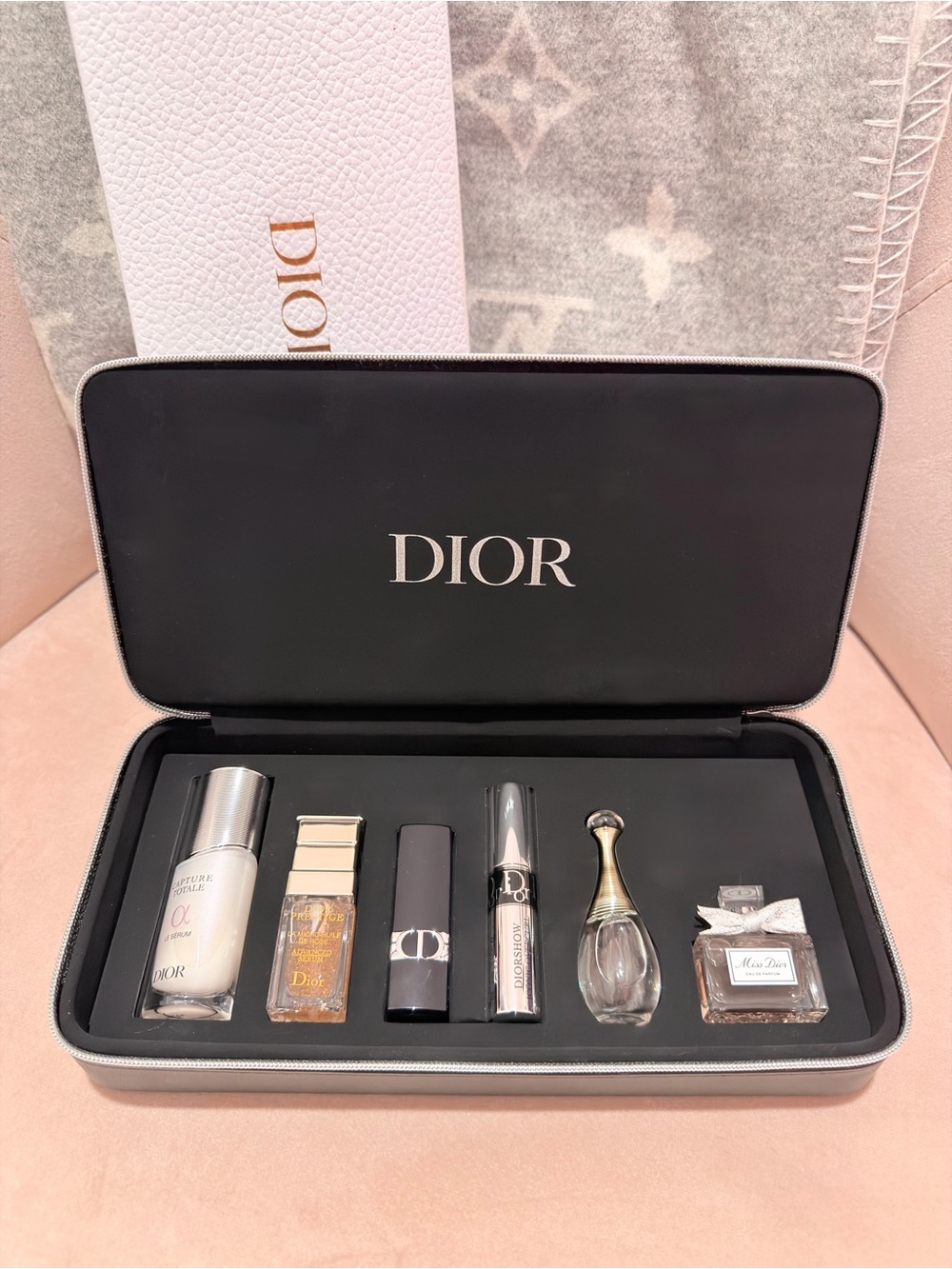 Dior Skincare & Beauty Limited Edition
Gift Set in Travel Case
